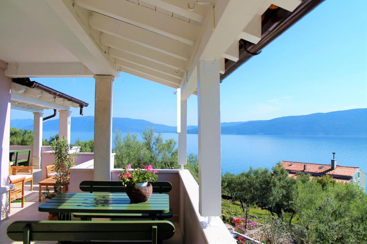 Apartmani Klaudija Valun Exterior foto