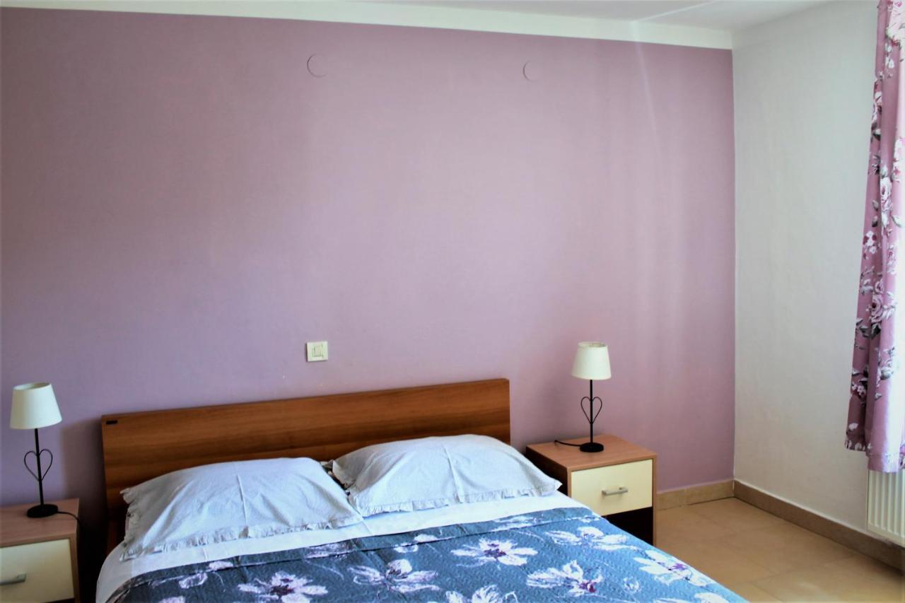 Apartmani Klaudija Valun Exterior foto